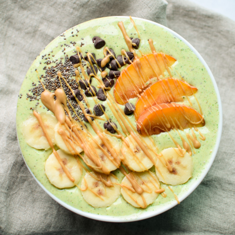 Peaches and Green Smoothie recipe - power greens, peaches, bananas plus protein! Easy smoothie recipe on ProjectMealPlan.com!