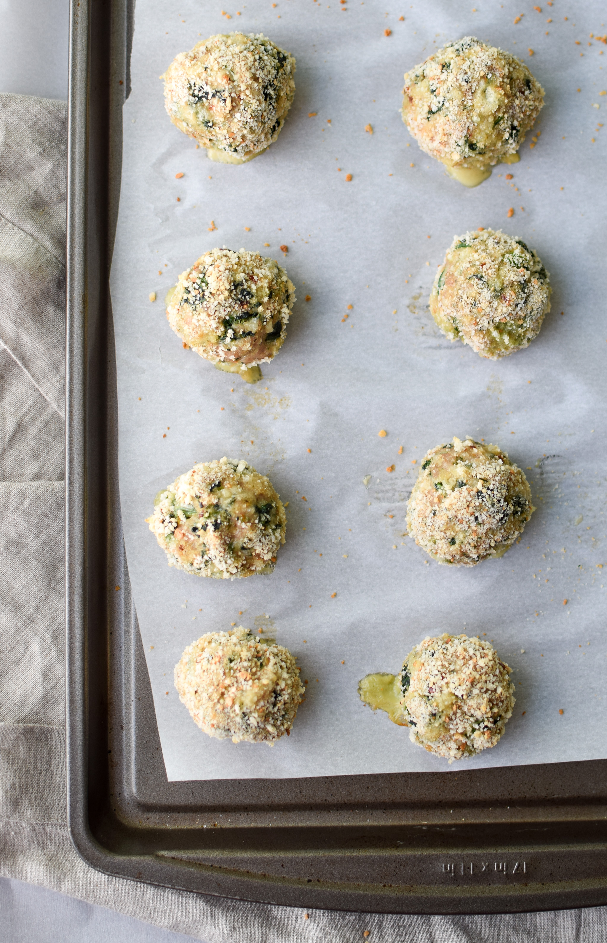 Spicy Baked Turkey Spinach Meatballs recipe - Ground turkey + spinach +all the right spices and a little heat make the best meatballs ever! - ProjectMealPlan.com