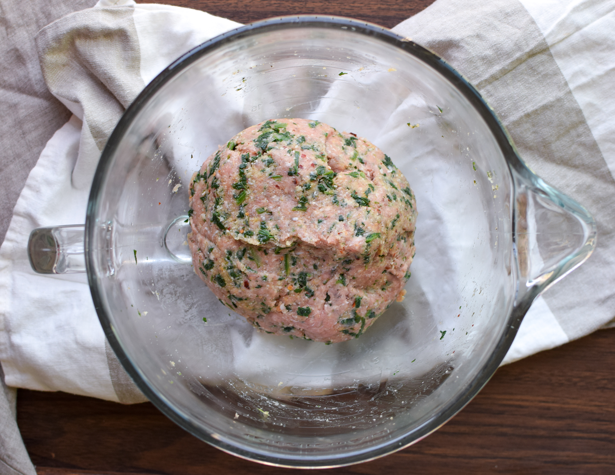 Spicy Baked Turkey Spinach Meatballs recipe - Ground turkey + spinach +all the right spices and a little heat make the best meatballs ever! - ProjectMealPlan.com