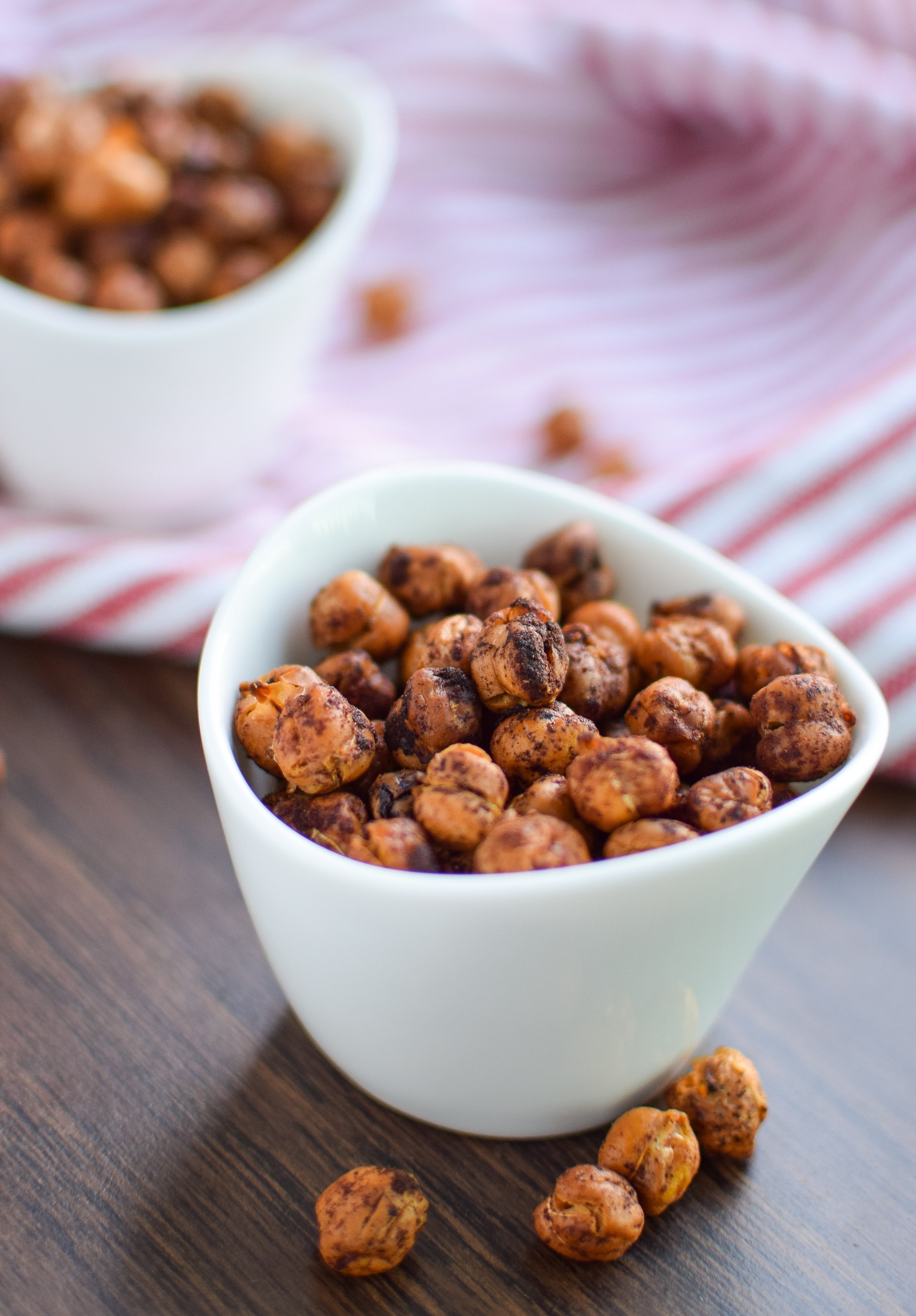 Crispy Cinnamon Roasted Chickpeas - A healthy crunchy holiday treat! Four simple ingredients and your home smells amazing! - ProjectMealPlan.com