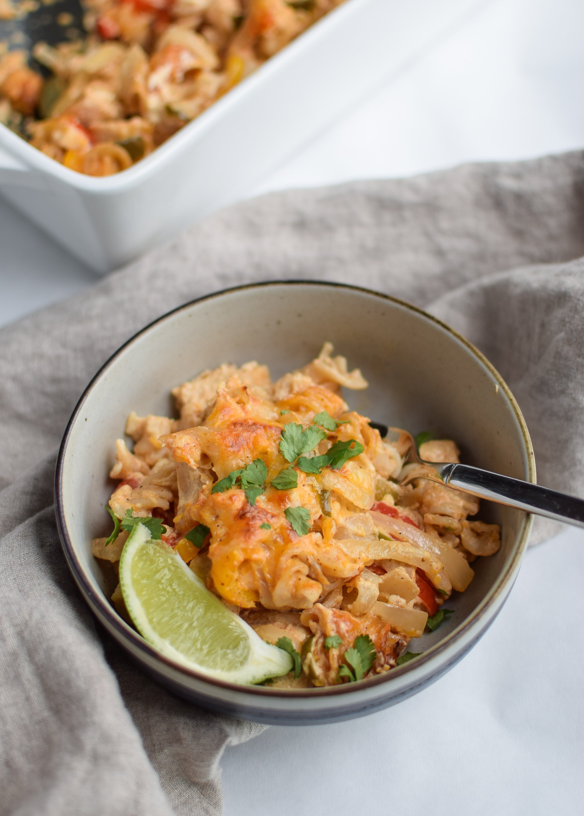 Baked Chicken Fajita Noodle Casserole - All the best chicken fajita flavors with peppers and onions, in casserole form! - ProjectMealPlan.com