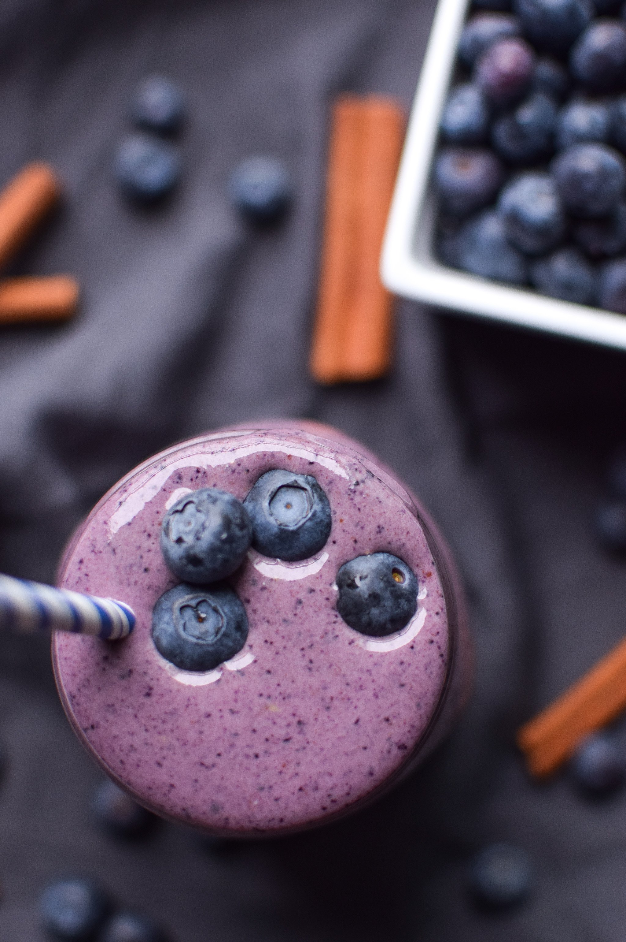 PB2 Powdered Peanut Butter Blueberry Cinnamon Smoothie recipe - Creamy and delicious protein smoothie with blueberries, banana, greek yogurt, and PB2! - ProjectMealPlan.com