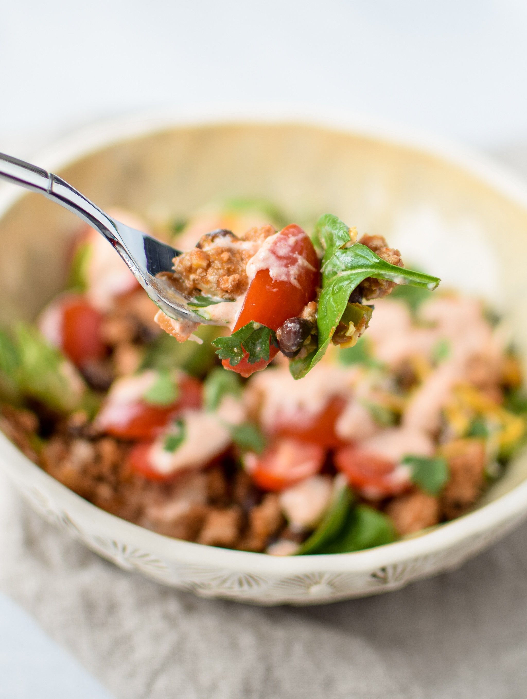 Meal Prep Turkey Taco Black Bean Salads - An easy recipe with ground turkey, black beans and veggies cooked in one pot! Easy meal prep right here! - ProjectMealPlan.com