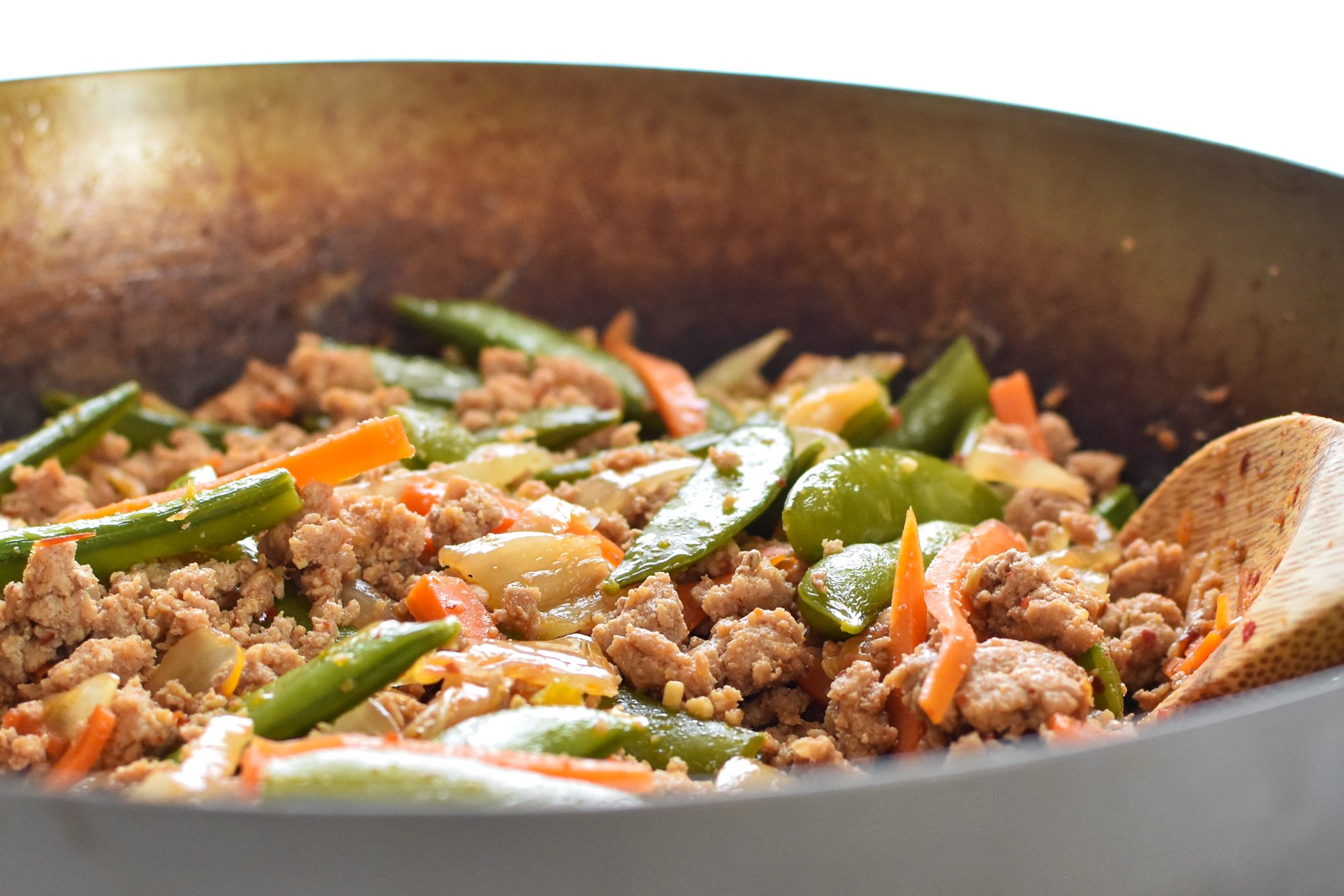 Meal Prep Ground Turkey Snap Pea Stir Fry Rice Bowls - A delicious recipe for veggie filled stir fry, super easy to meal prep for lunch! - ProjectMealPlan.com