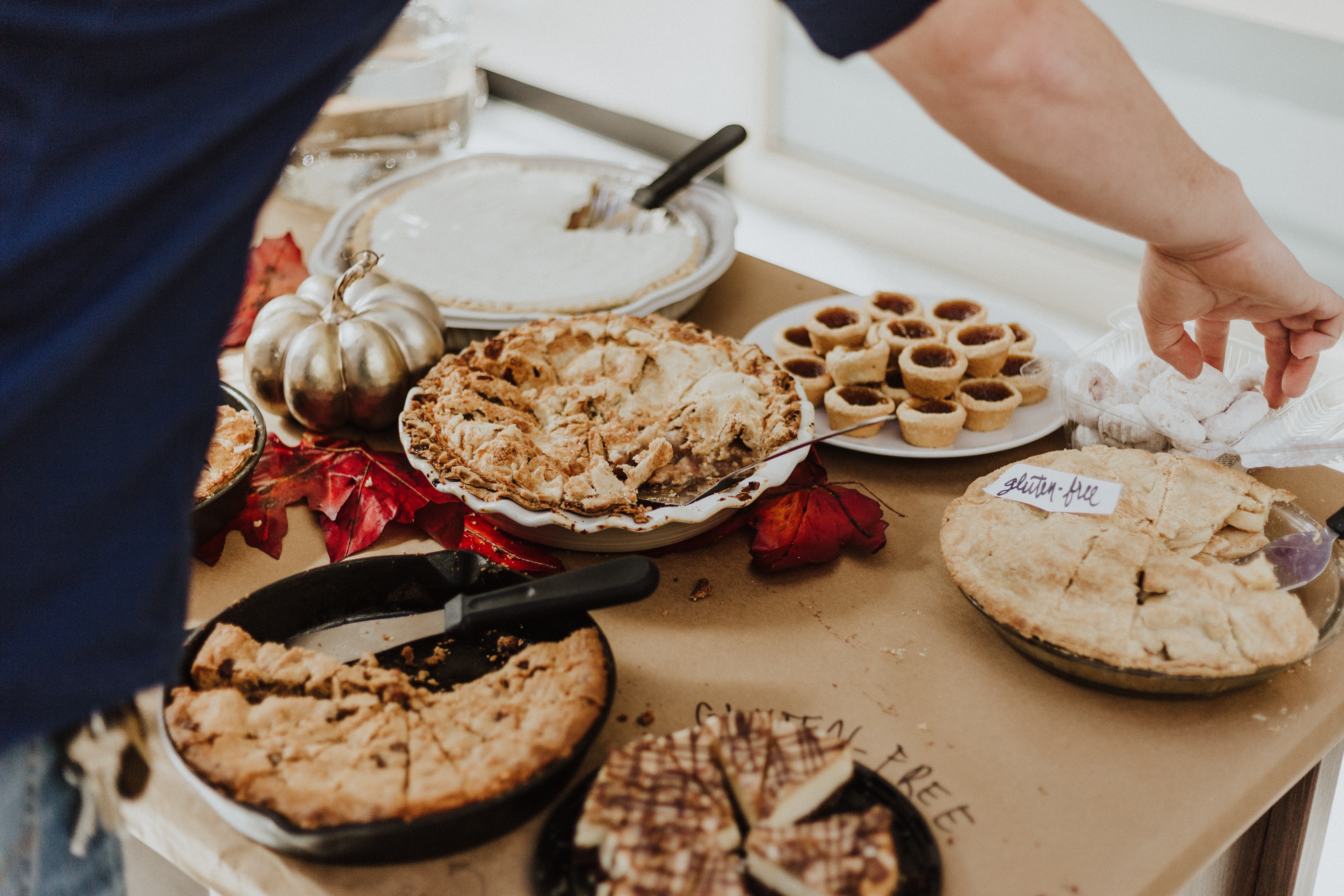 labeled pies - 10 helpful tips for bringing food to a dinner party